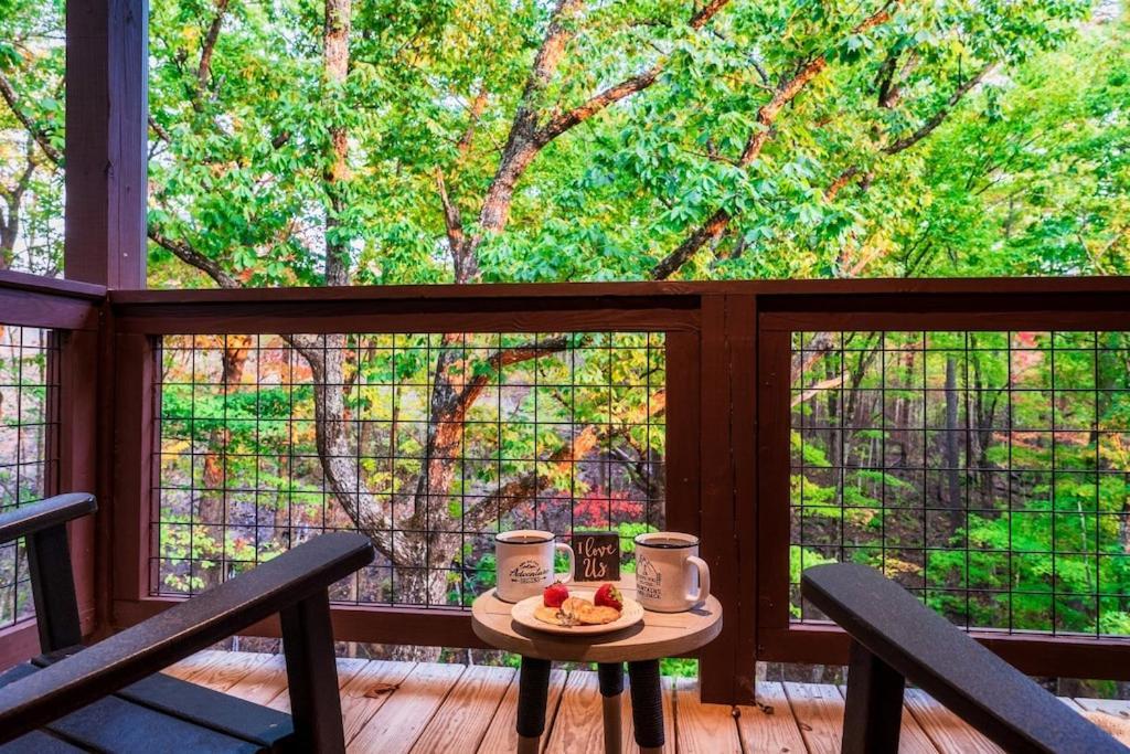 Nordic Mountain Modern Lodge - Family Friendly Luxury Cabin In Walden'S Ridge 세비어빌 외부 사진