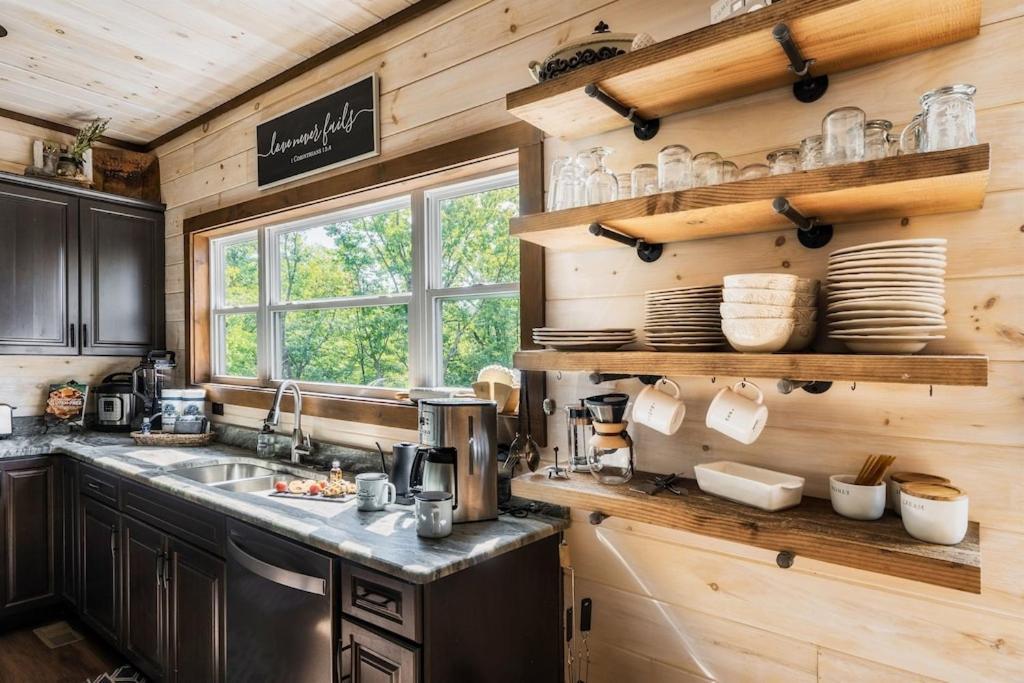 Nordic Mountain Modern Lodge - Family Friendly Luxury Cabin In Walden'S Ridge 세비어빌 외부 사진