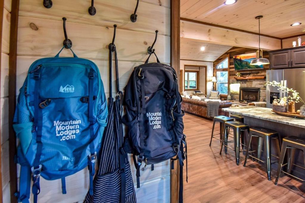 Nordic Mountain Modern Lodge - Family Friendly Luxury Cabin In Walden'S Ridge 세비어빌 외부 사진