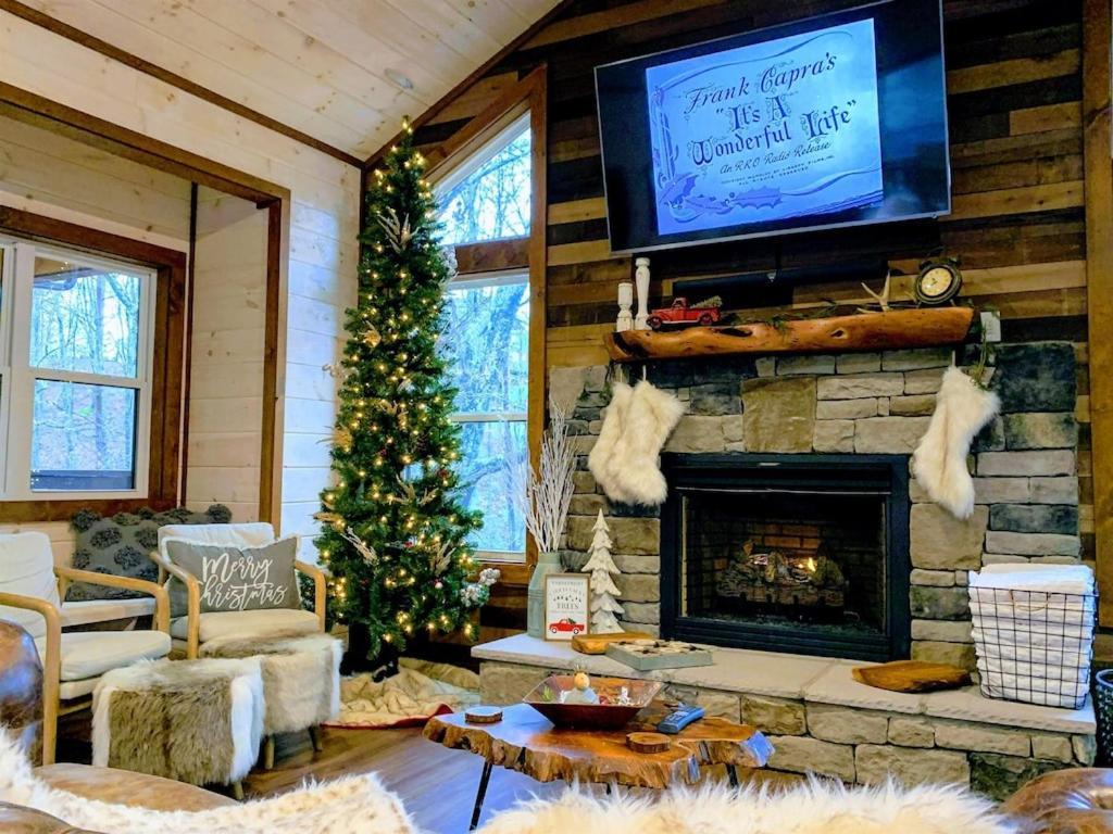 Nordic Mountain Modern Lodge - Family Friendly Luxury Cabin In Walden'S Ridge 세비어빌 외부 사진